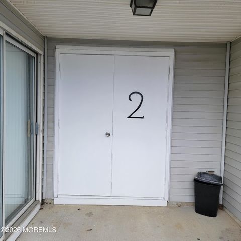 2 Carnaby Close, Freehold, NJ 07728