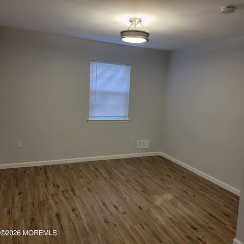 2 Carnaby Close, Freehold, NJ 07728