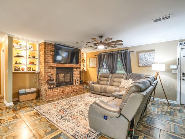 45 County Road 2219, Cleveland, TX 77327