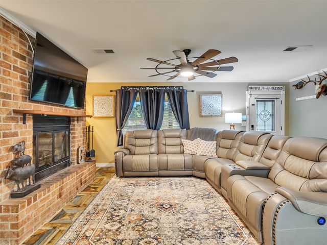 45 County Road 2219, Cleveland, TX 77327