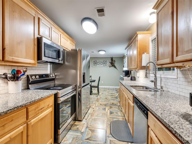 45 County Road 2219, Cleveland, TX 77327
