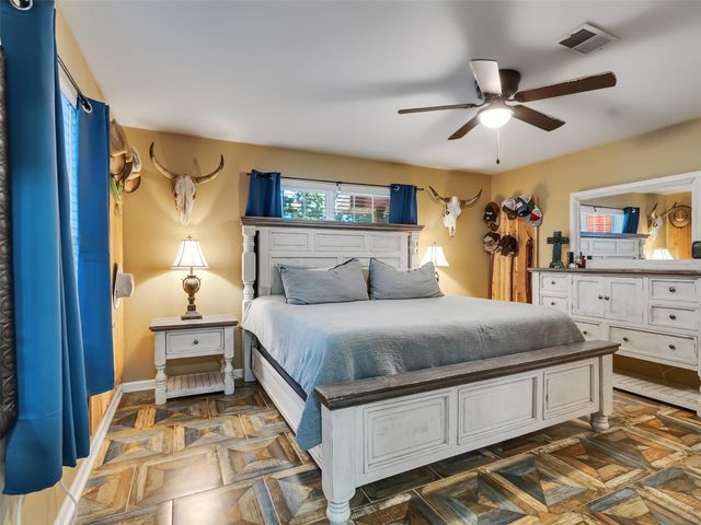 45 County Road 2219, Cleveland, TX 77327