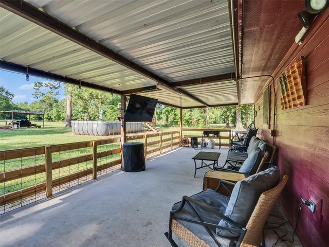 45 County Road 2219, Cleveland, TX 77327