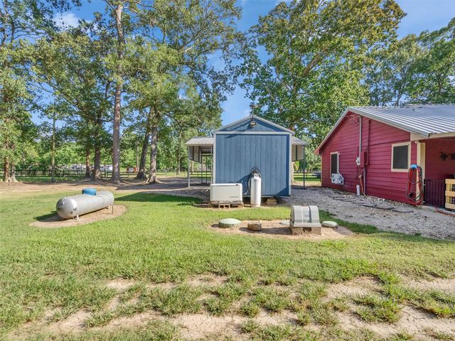 45 County Road 2219, Cleveland, TX 77327