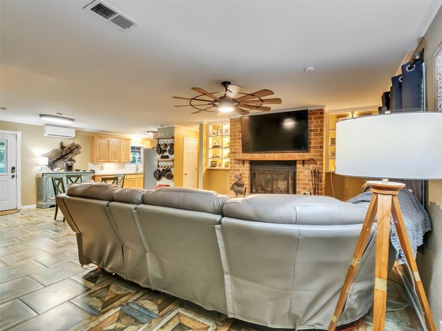 45 County Road 2219, Cleveland, TX 77327