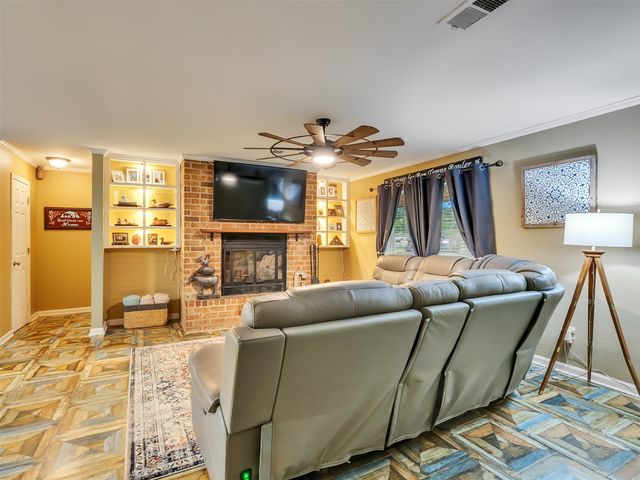 45 County Road 2219, Cleveland, TX 77327