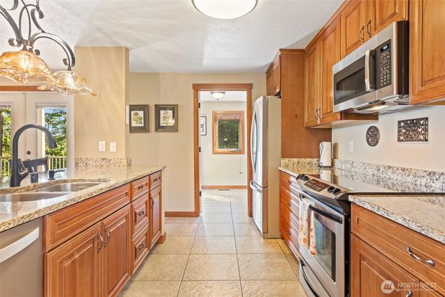 22715 Country Drive E, Graham, WA 98338