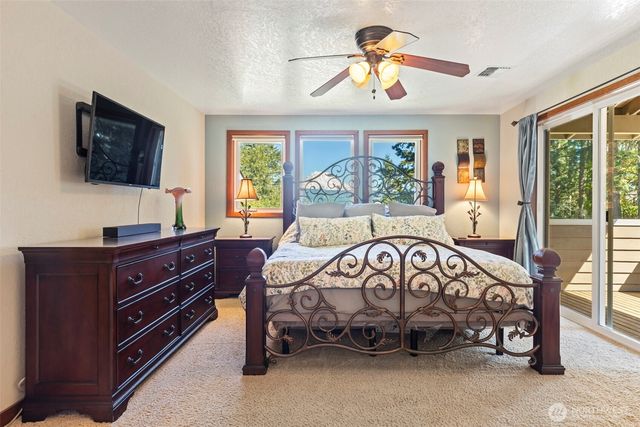 22715 Country Drive E, Graham, WA 98338