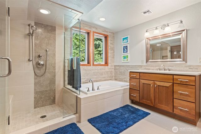22715 Country Drive E, Graham, WA 98338