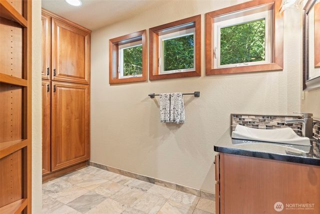 22715 Country Drive E, Graham, WA 98338