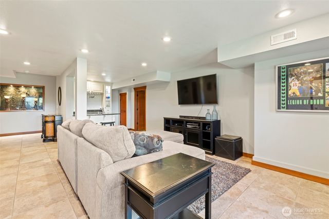 22715 Country Drive E, Graham, WA 98338