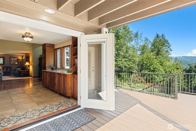 22715 Country Drive E, Graham, WA 98338
