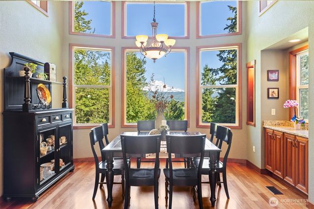 22715 Country Drive E, Graham, WA 98338