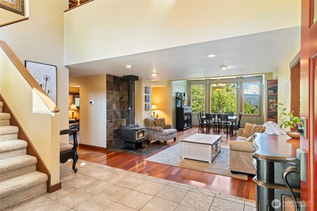 22715 Country Drive E, Graham, WA 98338
