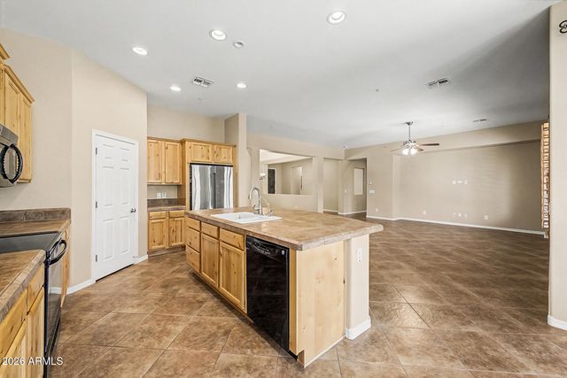 6587 S MARTINGALE Road, Gilbert, AZ 85298