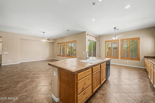 6587 S MARTINGALE Road, Gilbert, AZ 85298