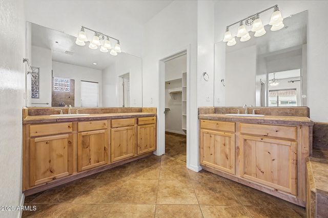 6587 S MARTINGALE Road, Gilbert, AZ 85298