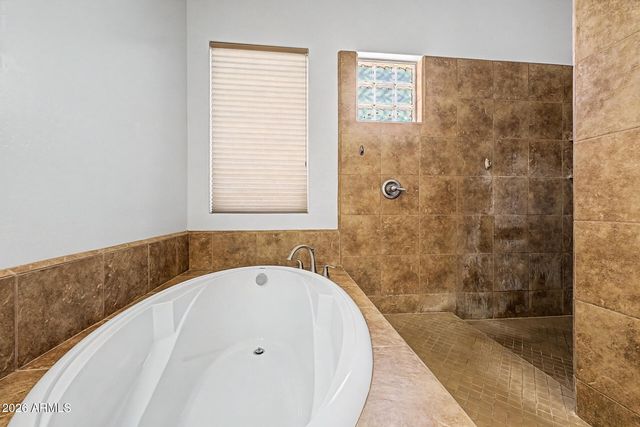 6587 S MARTINGALE Road, Gilbert, AZ 85298