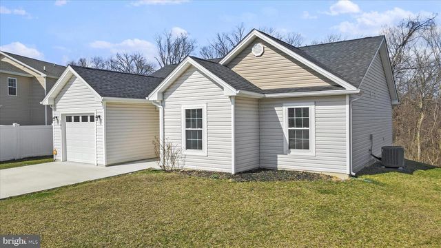 105 WHIPPET CT, Martinsburg, WV 25401