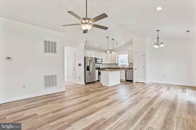 105 WHIPPET CT, Martinsburg, WV 25401