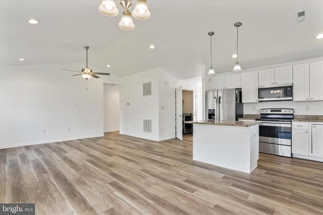 105 WHIPPET CT, Martinsburg, WV 25401