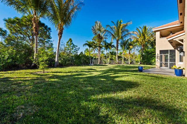 5537 SE Hammock Reserve Terrace, Hobe Sound, FL 33455