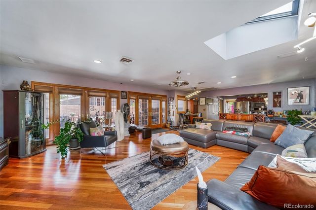 1590 Roslyn Street, Denver, CO 80220