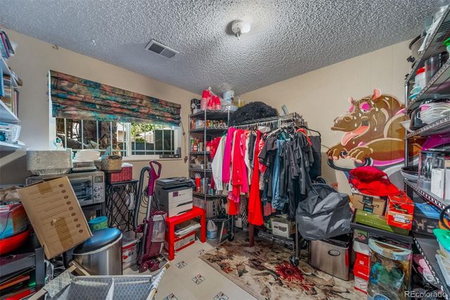 1590 Roslyn Street, Denver, CO 80220