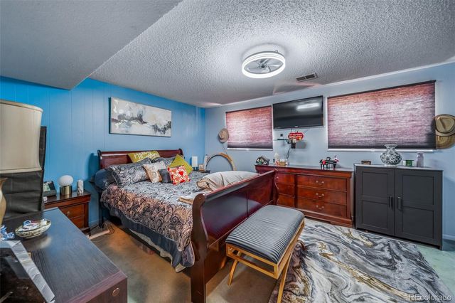 1590 Roslyn Street, Denver, CO 80220