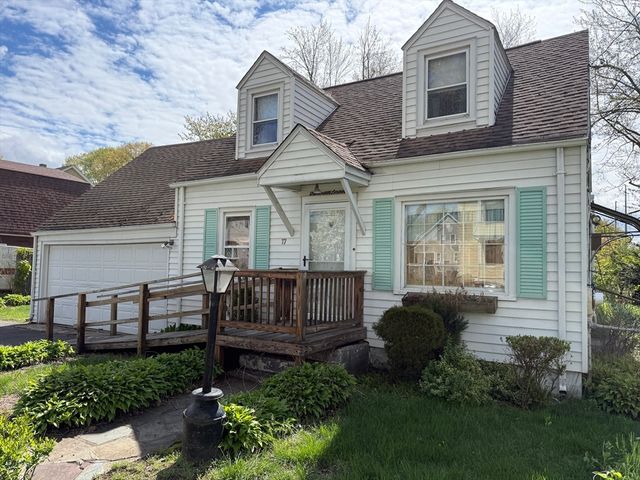 17 Royal St, Agawam, MA 01030