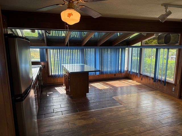 17 Royal St, Agawam, MA 01030