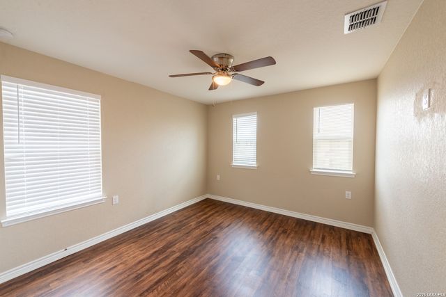 5526 CASTLE BROOK DR, San Antonio, TX 78218