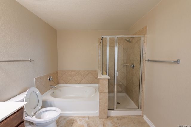 5526 CASTLE BROOK DR, San Antonio, TX 78218