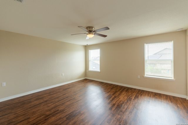 5526 CASTLE BROOK DR, San Antonio, TX 78218
