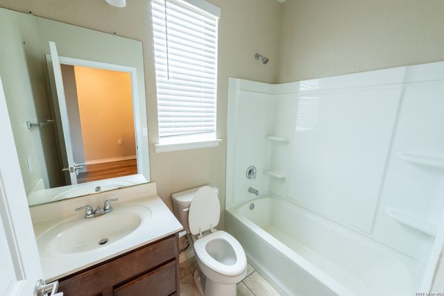 5526 CASTLE BROOK DR, San Antonio, TX 78218