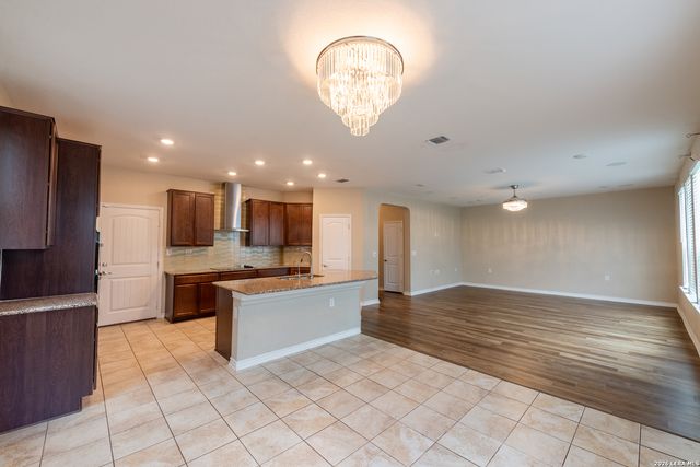 5526 CASTLE BROOK DR, San Antonio, TX 78218