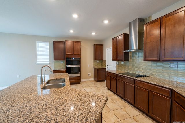 5526 CASTLE BROOK DR, San Antonio, TX 78218
