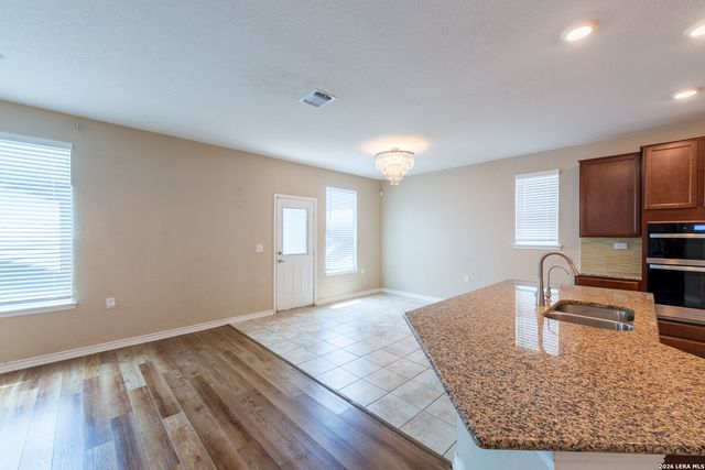 5526 CASTLE BROOK DR, San Antonio, TX 78218