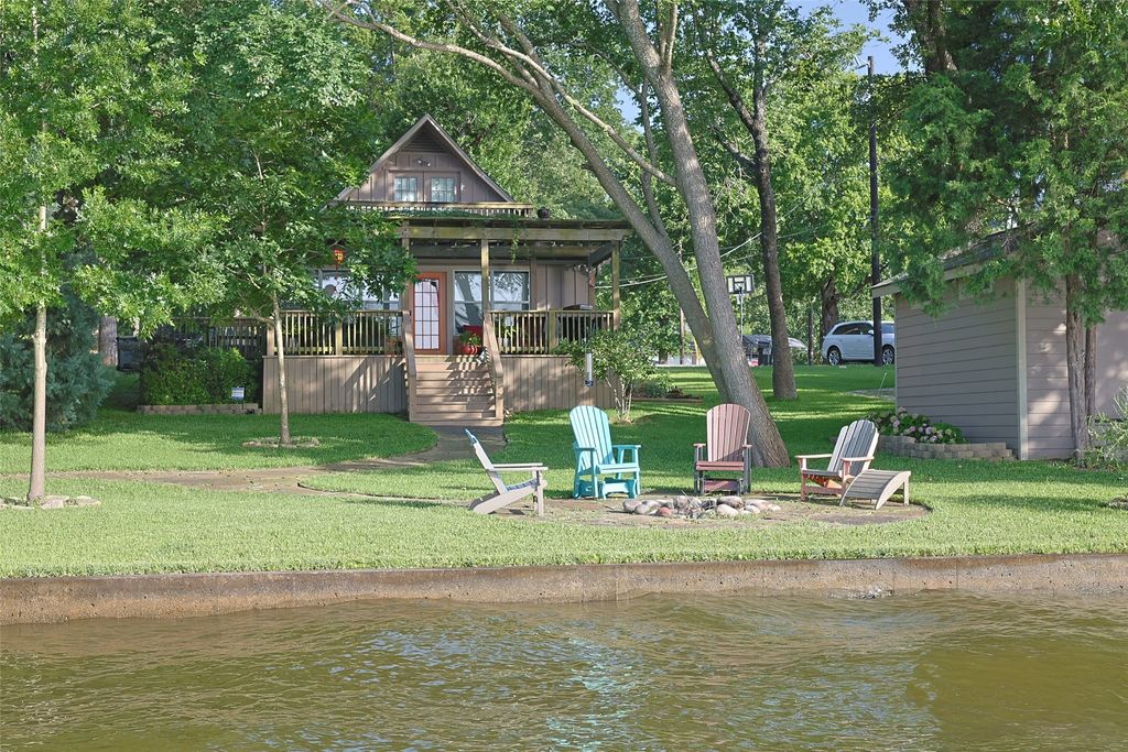 105 N Oak Acres Drive, Malakoff, TX 75148