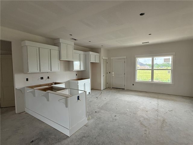 125 N Panther Avenue, Farmington, AR 72730