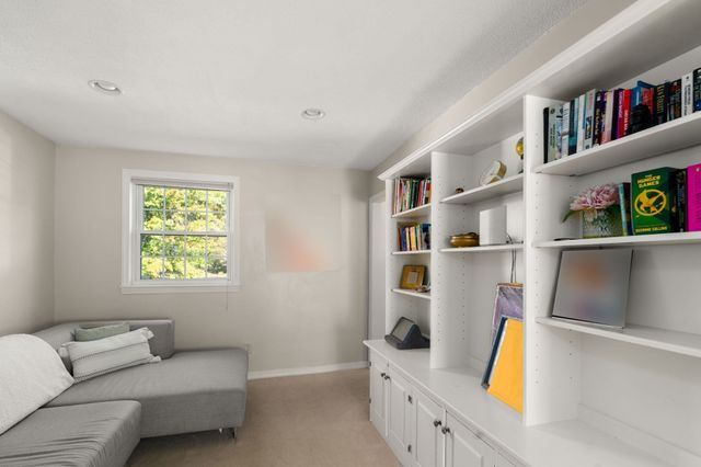 60 Hammond Pond Parkway 60, Brookline, MA 02467