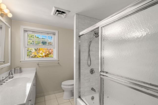 60 Hammond Pond Parkway 60, Brookline, MA 02467