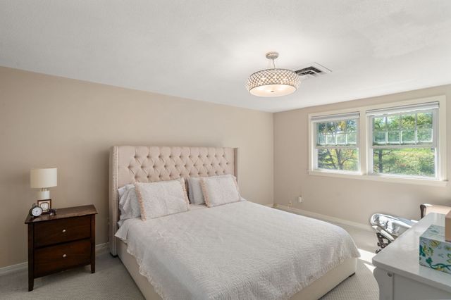 60 Hammond Pond Parkway 60, Brookline, MA 02467