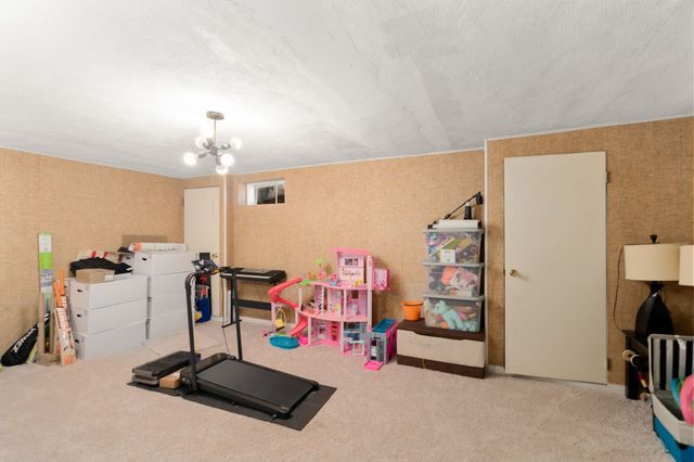 60 Hammond Pond Parkway 60, Brookline, MA 02467