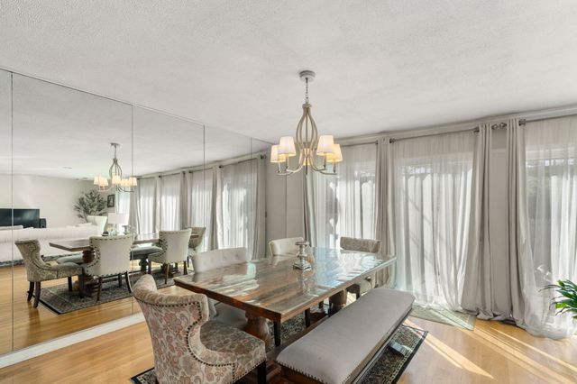 60 Hammond Pond Parkway 60, Brookline, MA 02467