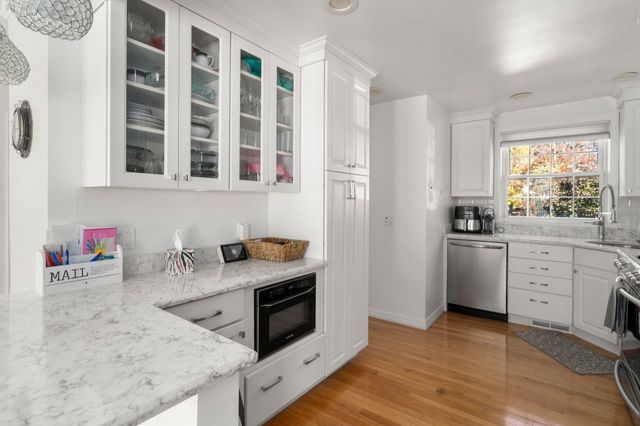 60 Hammond Pond Parkway 60, Brookline, MA 02467