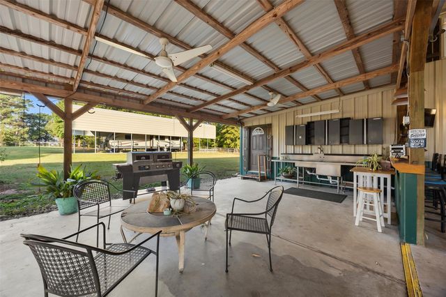 40 Olson Road, New Waverly, TX 77358