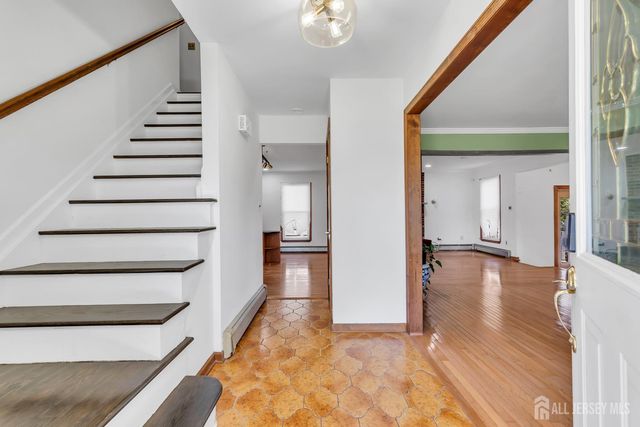 20 Sheldon Place, Piscataway, NJ 08854