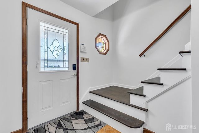 20 Sheldon Place, Piscataway, NJ 08854