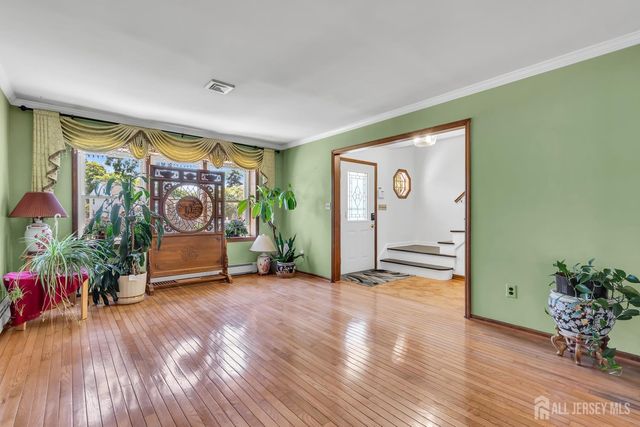 20 Sheldon Place, Piscataway, NJ 08854